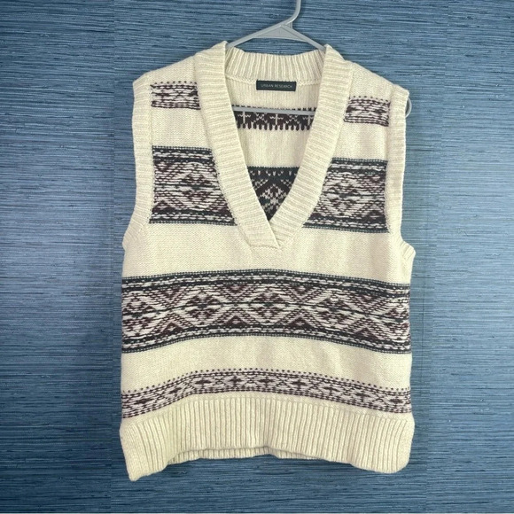 Urban Research‎ 100% Wool Southwestern Style Pull Over Vest - Picture 2 of 7